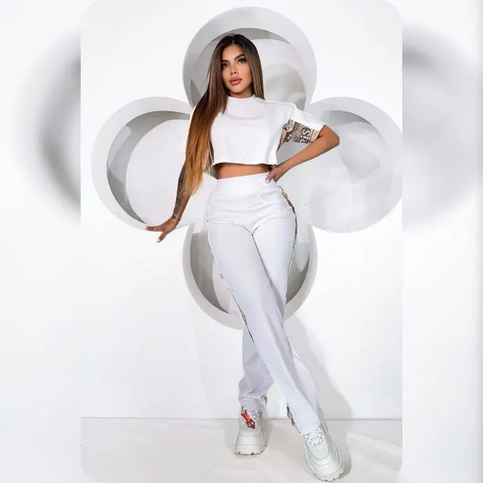 conjunto_pantalón_y_camiseta_en_pana_licrada_1